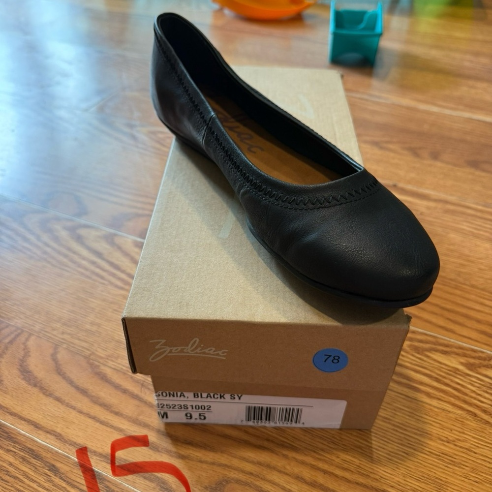 Zodiac Women's Black Flats
